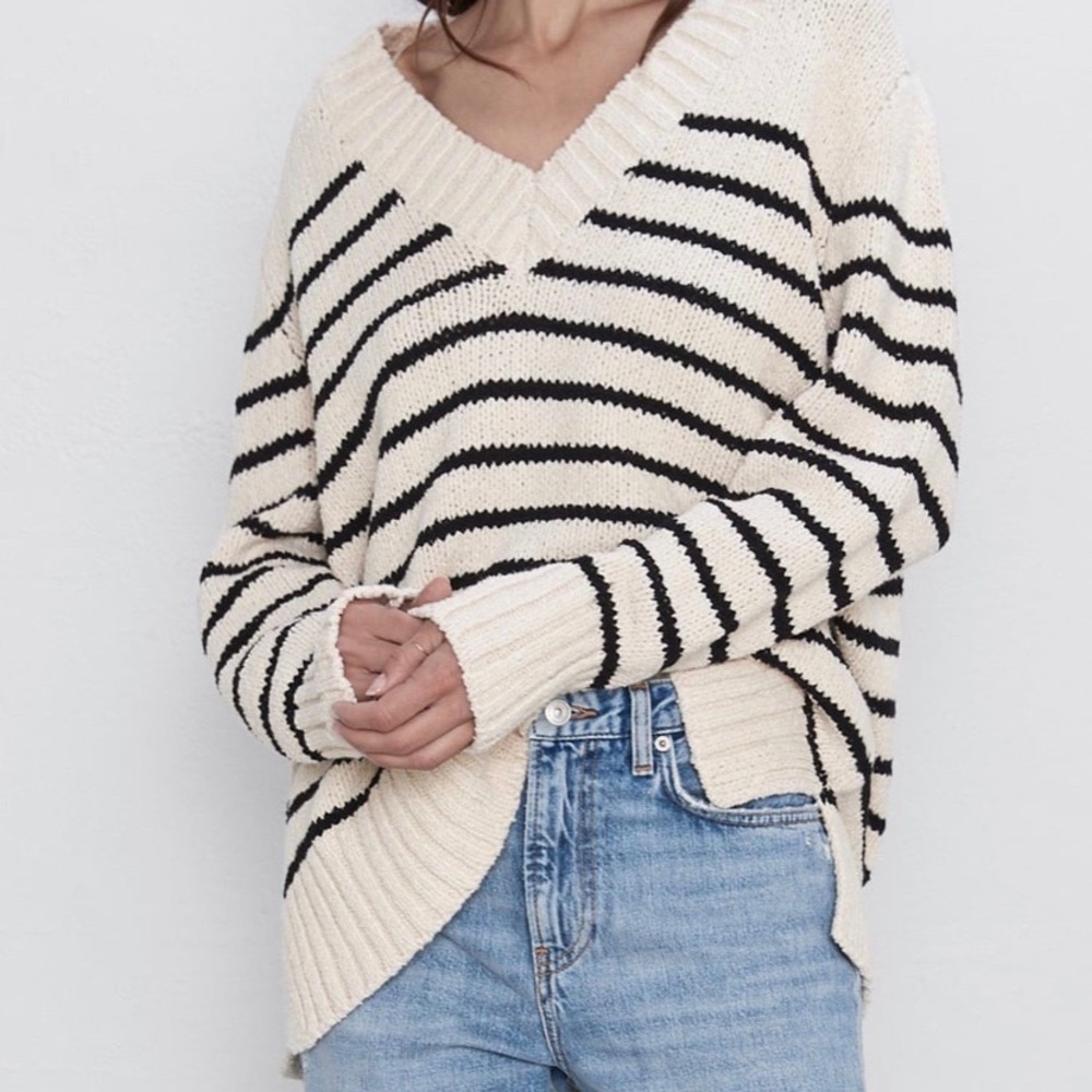 Zara oversized v-neck chunky knit sweater